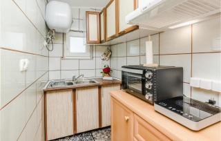 2 Bedroom Amazing Apartment In Vir - Lozice - 6