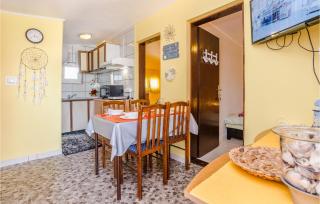 2 Bedroom Amazing Apartment In Vir - Lozice - 8
