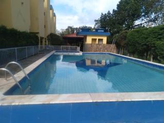 Apartamento com Piscina - 1