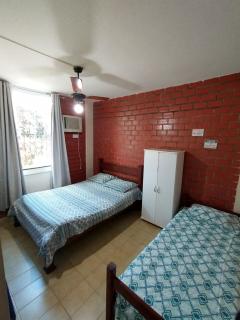 AP BRAGA A 400m DA PRAIA - TODO EQUIPADO, 3 QUARTOS COM AR COND, WIFI, ESTACIONAMENTO GRÁTIS, PORTARIA 24H E PRÓXIMO DE TUDO - Cabo Frío - 1