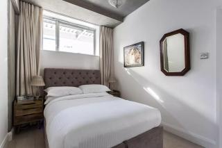 Canal-side apartment in Shoreditch - 8