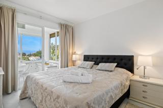 Shiny 2BR Apt with Views, Pool, Great Location - La Cala de Mijas - 5