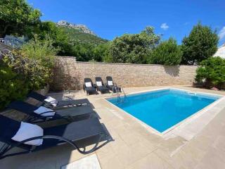 Villa Rosa - Kućište - 1
