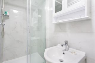 Holloway Apartments - 3