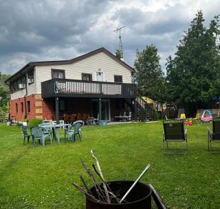5 Bedrooms Cottage at Rice Lake! - Roseneath - 2