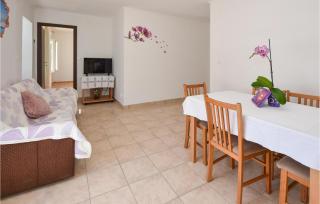 2 Bedroom Lovely Apartment In Kustici - 2