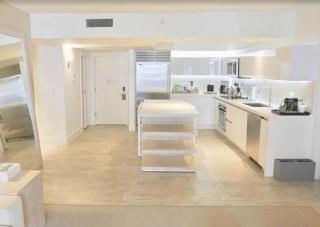 1 Hotel & Homes Miami Beach Oceanfront Residence Suites By Joe Semary - Miami Beach - 8