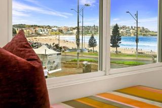 BB010 - fantastic views overlooking Bondi Beach - Sydney - 2