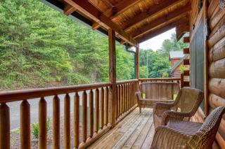 ERN834 - LAKESIDE GETAWAY - GREAT LOCATION! CLOSE TO ALL THE ACTION! cabin - 7