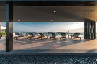 BASE Central PATTAYA Quiet King-Bed with Infinity Pool & Free Netflix - Pattaya - 1