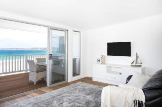 Pas Beach House Apartment 1 - Mollymook - 7