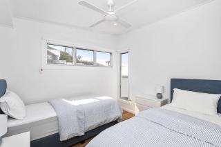 Pas Beach House Apartment 1 - Mollymook - 1