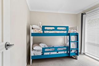 Family Friendly On Treetops - Mollymook - 3