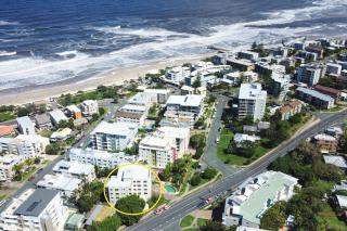 Stylish 2 B/R Kings Beach Apartment (6 guests) ZF4 - Caloundra - 0