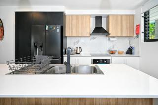 Coolum Beach - Beachside Dream - 3 B/R, 2 Bath ZF6 - Coolum Beach - 6