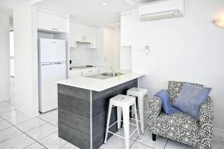 Beachfront Choices Choices Choices - Alexandra Headland - 1