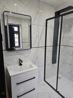 Luxury Room - Harold Wood - 5