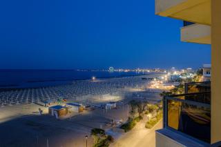 Hotel Crown - 2