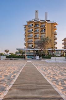 Hotel Crown - Rímini - 0
