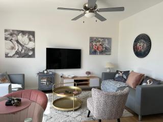 VALLEY VIEW self-catering coastal bungalow in rural West Wight - 5