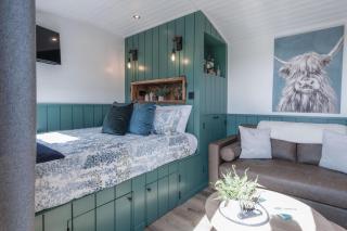 Willows Rest - 1 Bed Shepherds Hut - Pentlepoir - Saundersfoot - 4