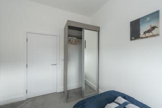 Deluxe 2 bed, 2 bathroom Milton Keynes apartment within walking distance to train station and City centre. - 5