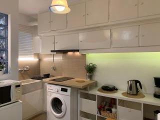 Chic Urban Living: Apartment in Acropolis-Koukaki - Athens - 3