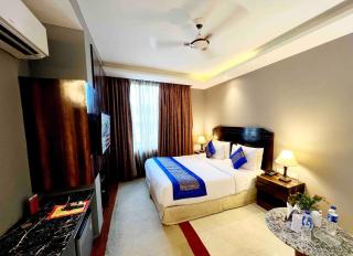 Airport Hotel The Grand Shoba Free Airport pickup or Drop - 5