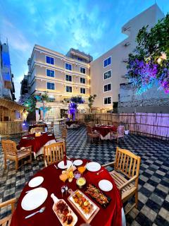 Airport Hotel The Grand Shoba Free Airport pickup or Drop - 4