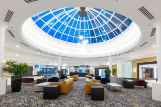 DoubleTree by Hilton Calgary North - 4