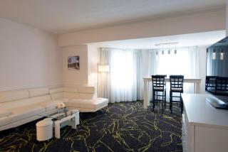 The Roslyn, Tapestry Collection by Hilton - Roslyn - 2