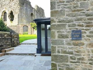 Romantic barn by the castle, Barnard Castle - 8