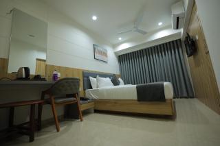 Hotel Shayan Inn - Rajkot - 7