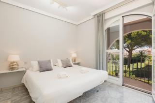House with sea and mountain views on the beach, Bahía de Marbella - Marbella - 5