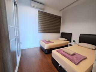 Sunrise Seaview 3 bedroom Loft D5 above Imago Shopping Mall 1600 sqft 商场楼上海景3房 - Kota Kinabalu - 4
