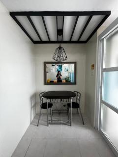 Netflix and Unli WIFI!!! The Elchies Room at Tagaytay Prime Residence - Tagaytay - 1