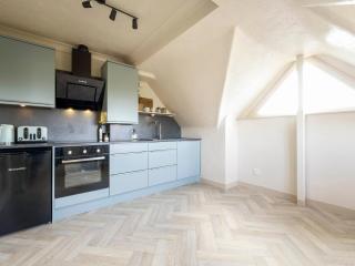The Loft - A Stylish Holiday Property in Weymouth with Sea View and Parking - Weymouth - 4