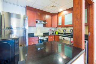 Huge 1BR Apartment in JBR - Dubai - 5