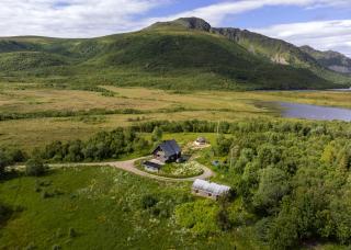 Bestefarhaugen - The cozy house on the hill - with a dome - 6