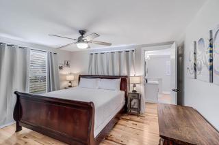 Sea Glass Cottage - Port Aransas - 1