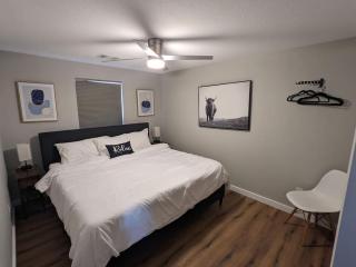 Shady Oaks Cottage: A Peaceful & Relaxing Getaway - Wimberley - 9