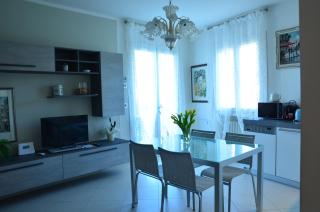 Elena Apartment - View Lake - Private Garage - 1