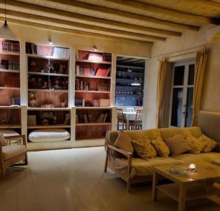 Phaedra's House - Vari - 4