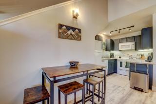 Private condo steps from ski lift minutes to lake - Stateline - 2