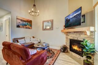 Private condo steps from ski lift minutes to lake - Stateline - 0
