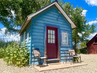 Violet Cottage at Zenzen Gardens - Paonia - 7