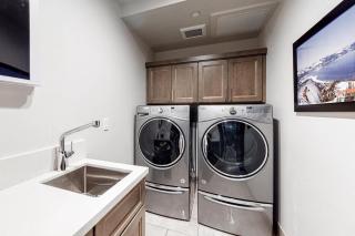 Gondola Vista Luxury Villas by Ski Heavenly & Beaches - South Lake Tahoe - 3