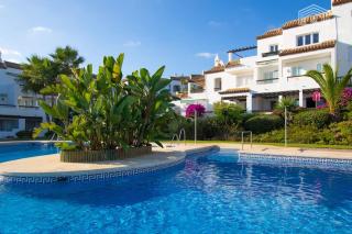 Scandinavian style apartment with sea views in a beachfront urbanisation in Calahonda 15 minutes from center of Marbella! - 4