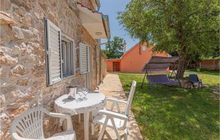 Stunning Home In Siritovci With Wifi - Širitovci - 8