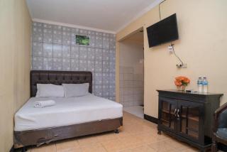Sabar Mansion 22 Mitra RedDoorz - Giacarta - 6